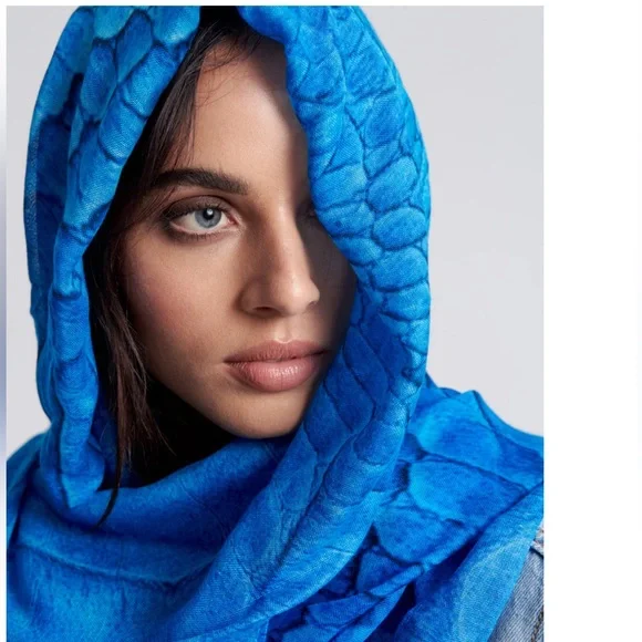 One Teaspoon NWT Viscose Scarf Blue Animal Print - Picture 2 of 7